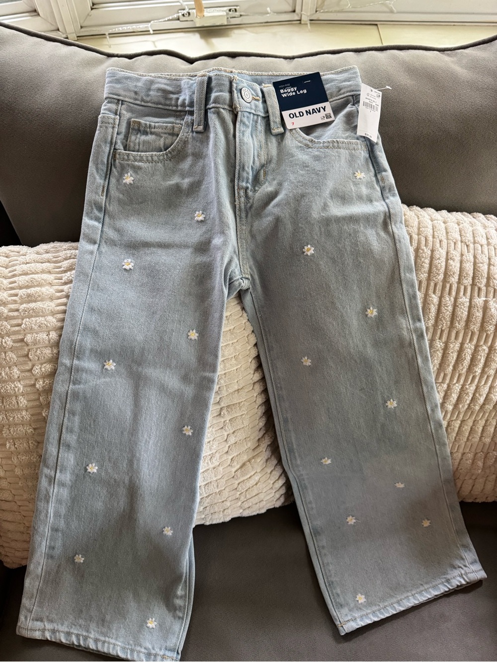 Old Navy girls baggy wide leg daisy jeans - size 7 - NWT